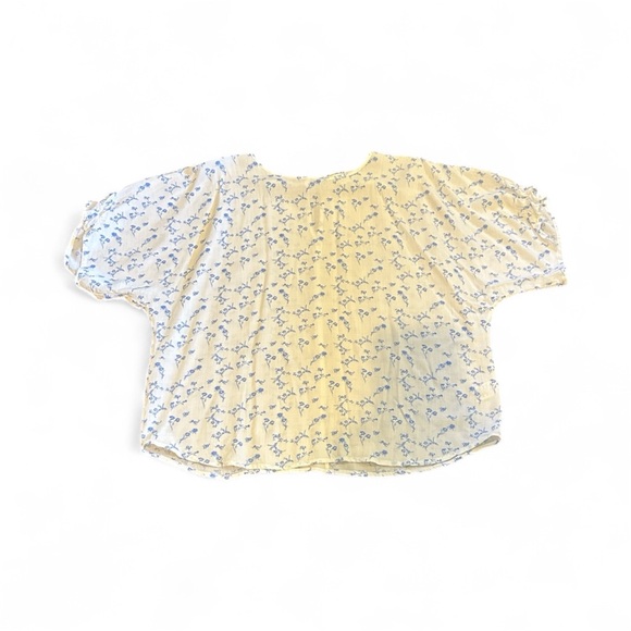 fun 2 fun Tops - Fun 2 Fun Floral Blue and White Women's Top